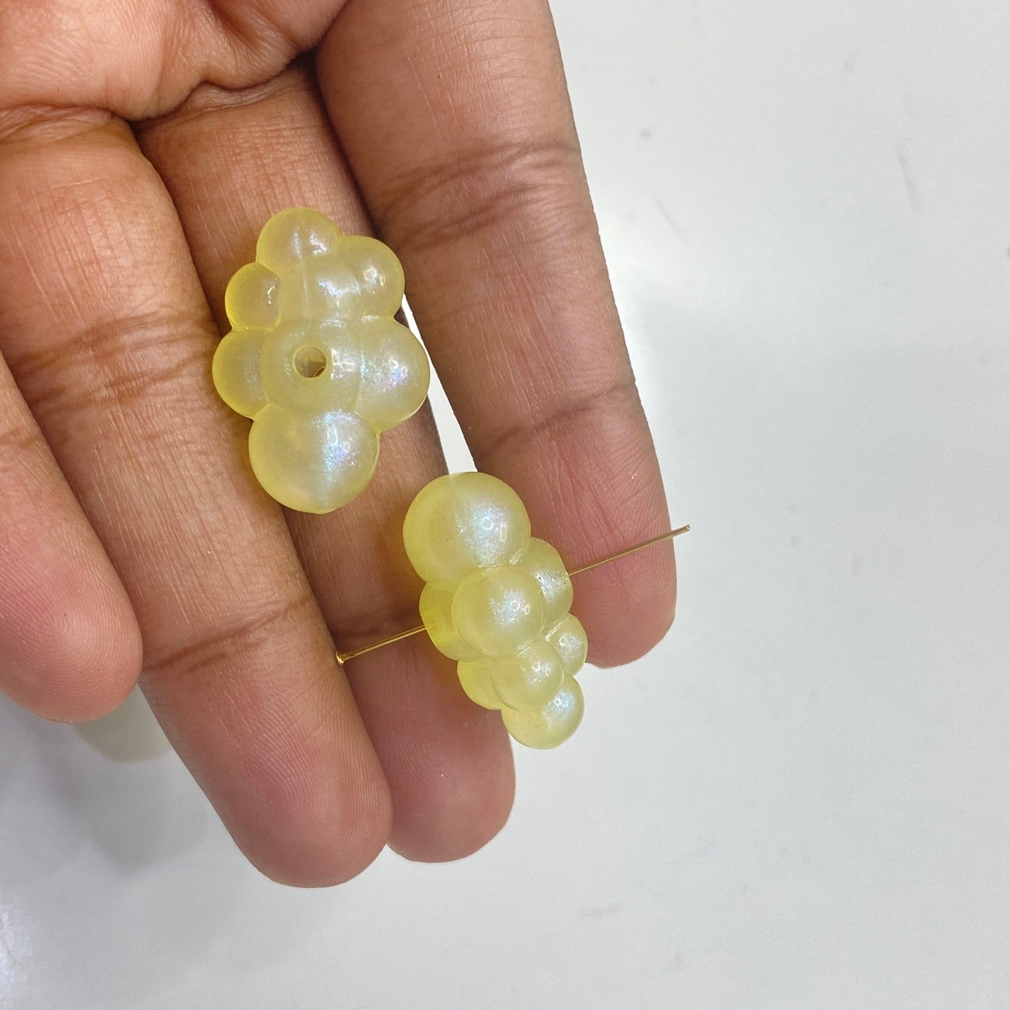 A771 yellow pearly cloud bead