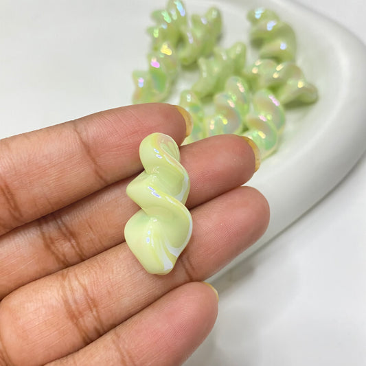 AC 1135 Green Swirl iridescent Acrylic bead - per piece