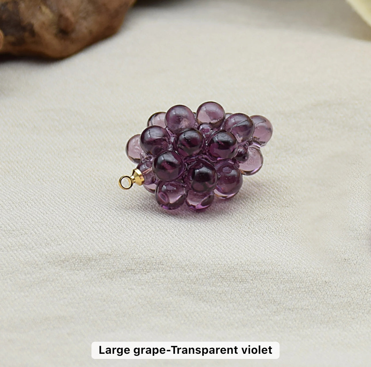 RC 1112 Purple Grape charm - per piece