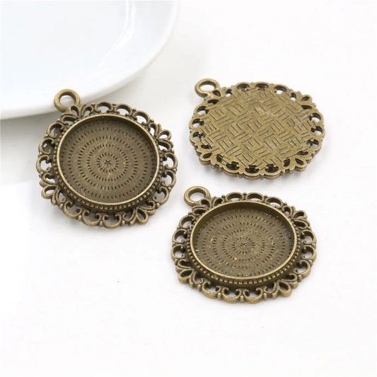 CB 1331 Antique bronze cameo pendant - per piece