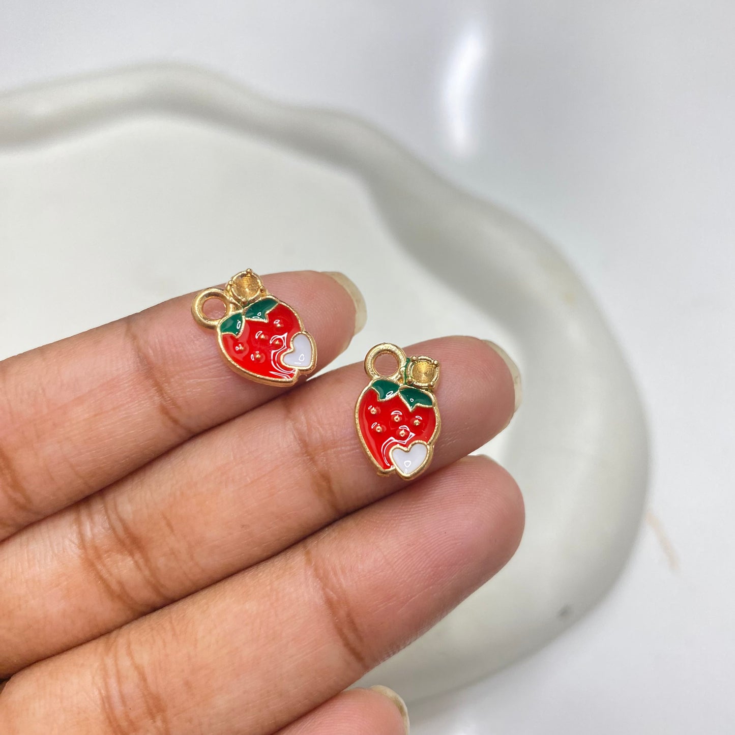 EC 2129 Strawberry Fruit enamel charm ( 1 pc )