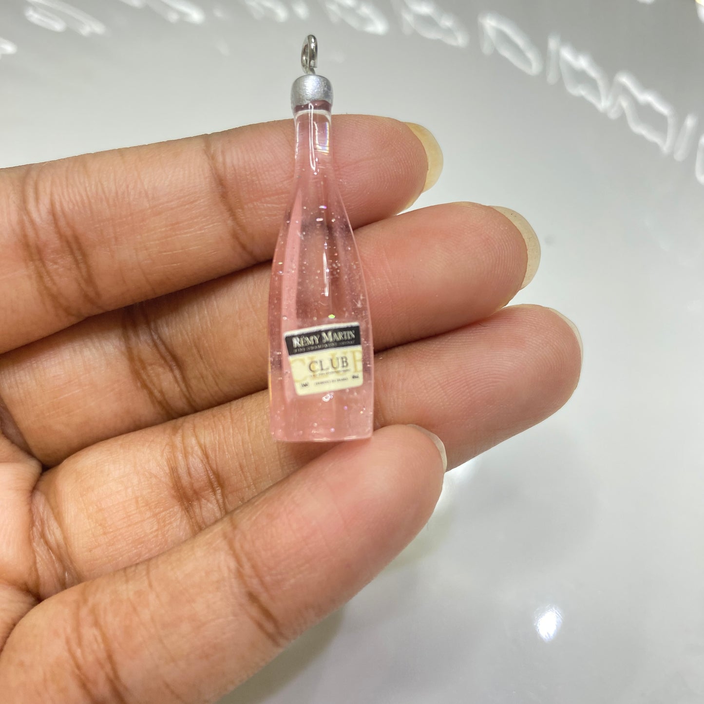 RC 950 remy martin champagne resin charm - per piece