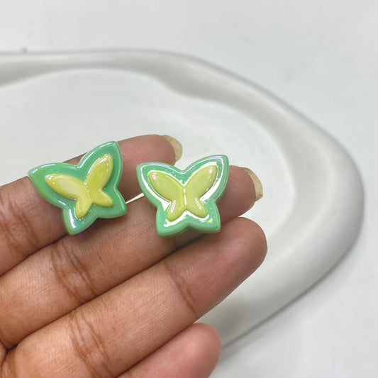 AC 1276 green shiny butterfly Acrylic bead- per piece