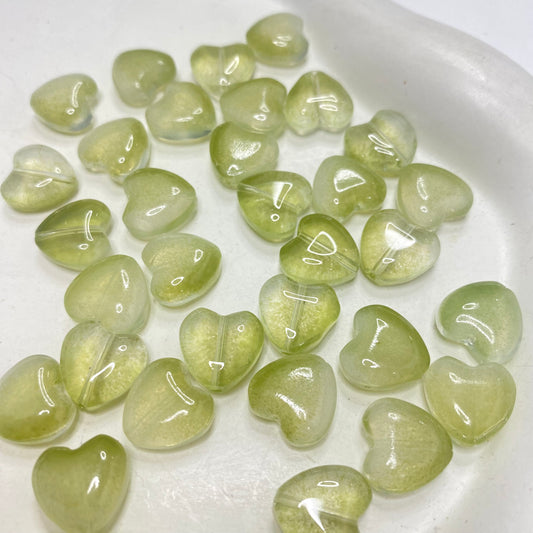 GB 2111 light green heart glass bead ( 1 pc )