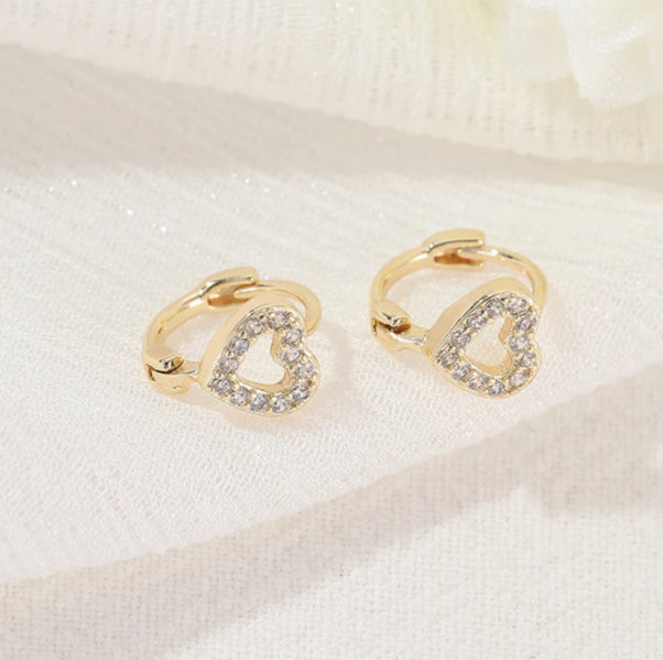 CZ575 zircon heart gold plated stud