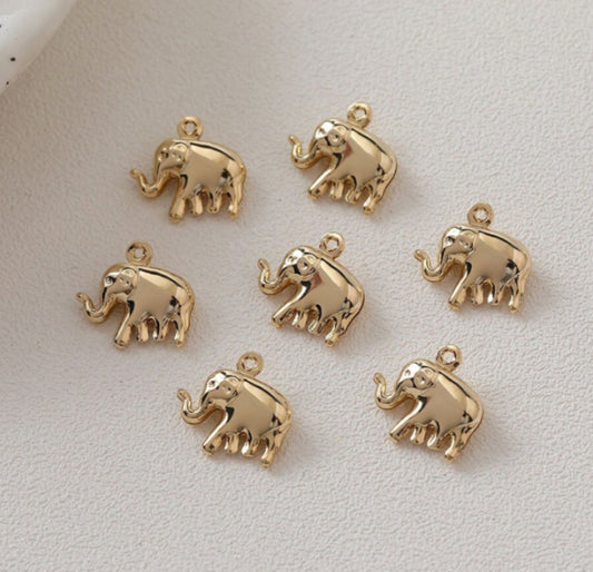 CZ541 Gold plated Elephant Charm