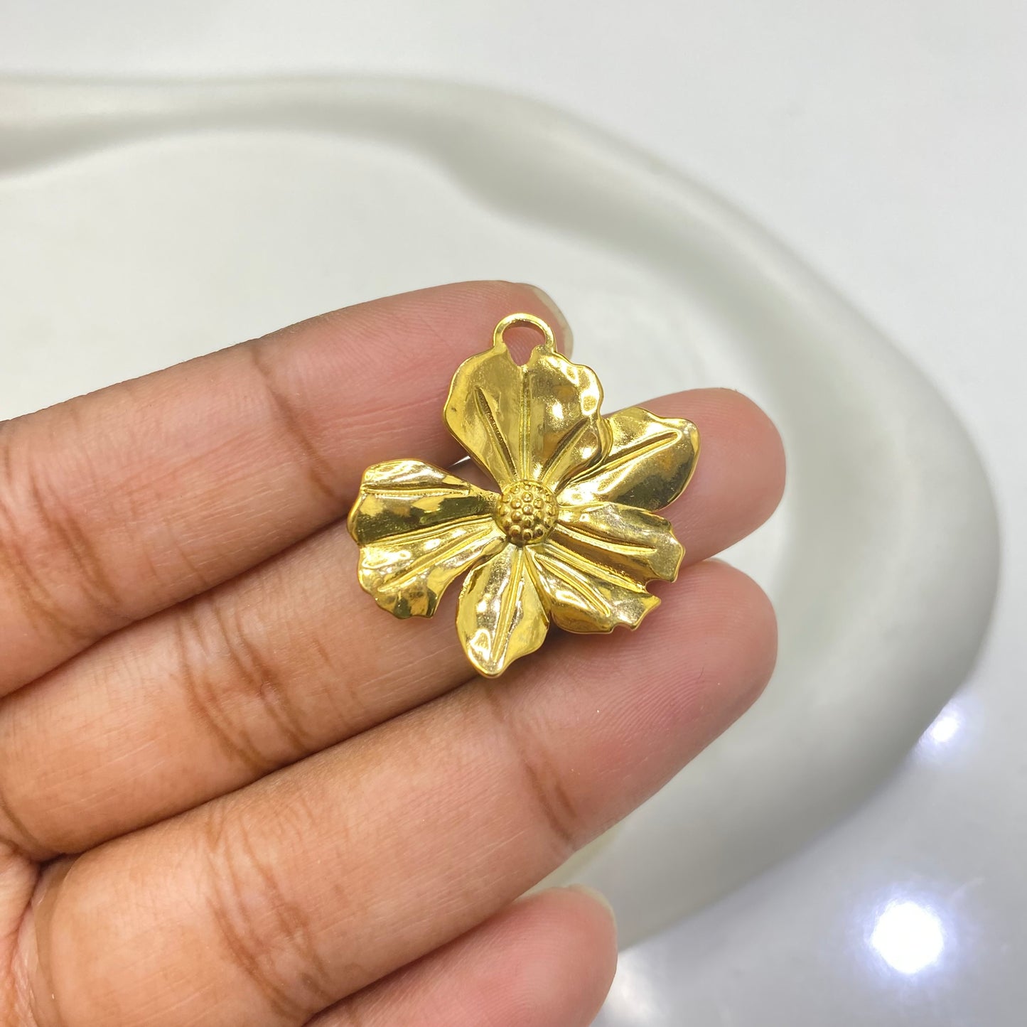 SS 1583 Flower 18k gold plated stainless steel ( 1 pc ) - anti tarnish