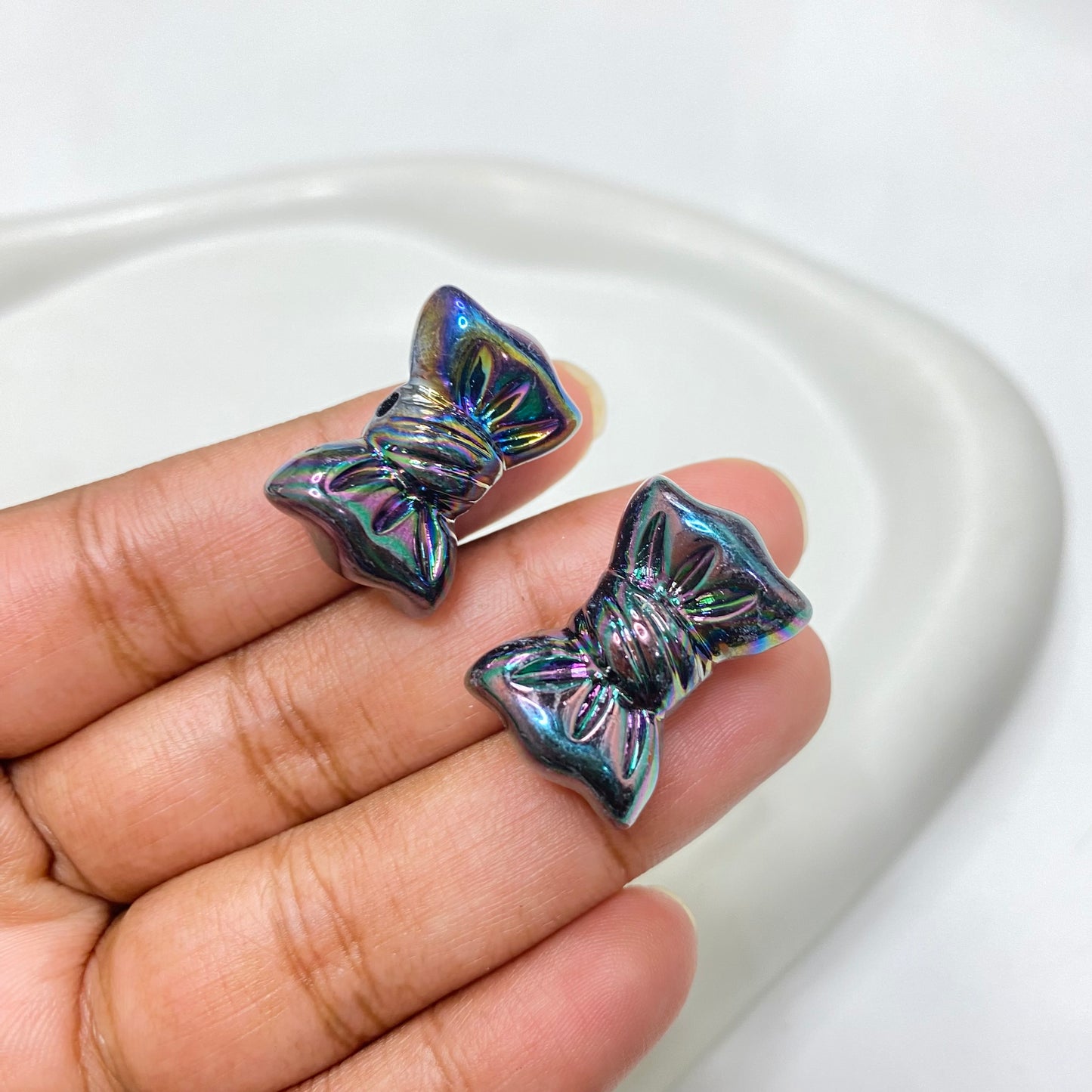 AC 1374 Candy bow shiny irrediscent Acrylic bead- per piece