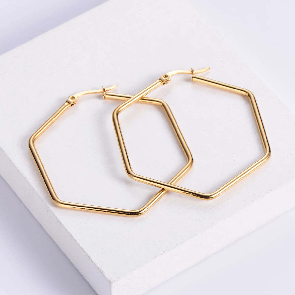 SS 1198 - Hexagon geometric hoops - 18k gold plated stainless steel - per pair - anti tarnish