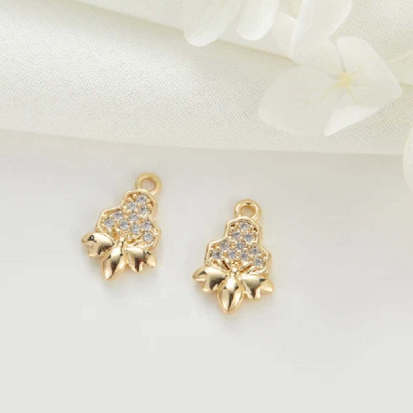 CZ459 Cz gold plated charm