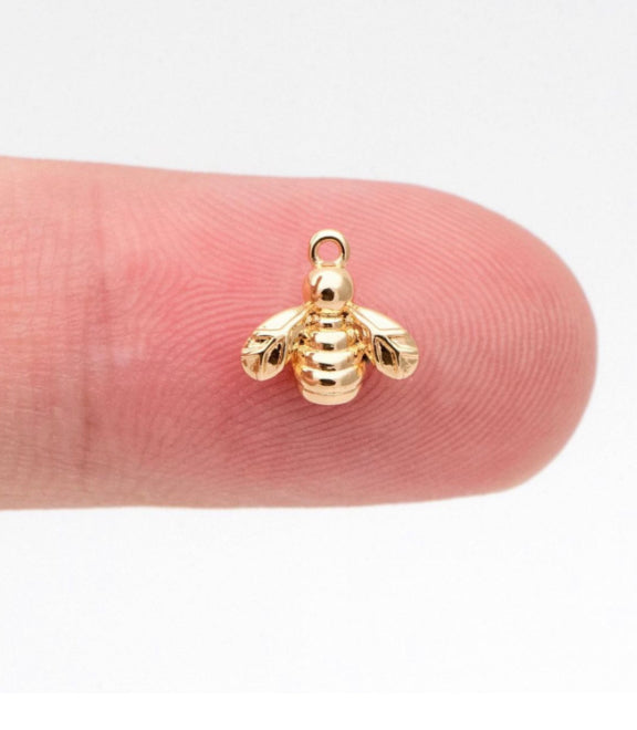 CZ 424 tiny bee charm anti tarnish gold plated