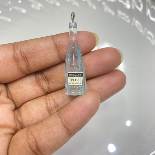 RC 952 remy martin champagne resin charm - per piece