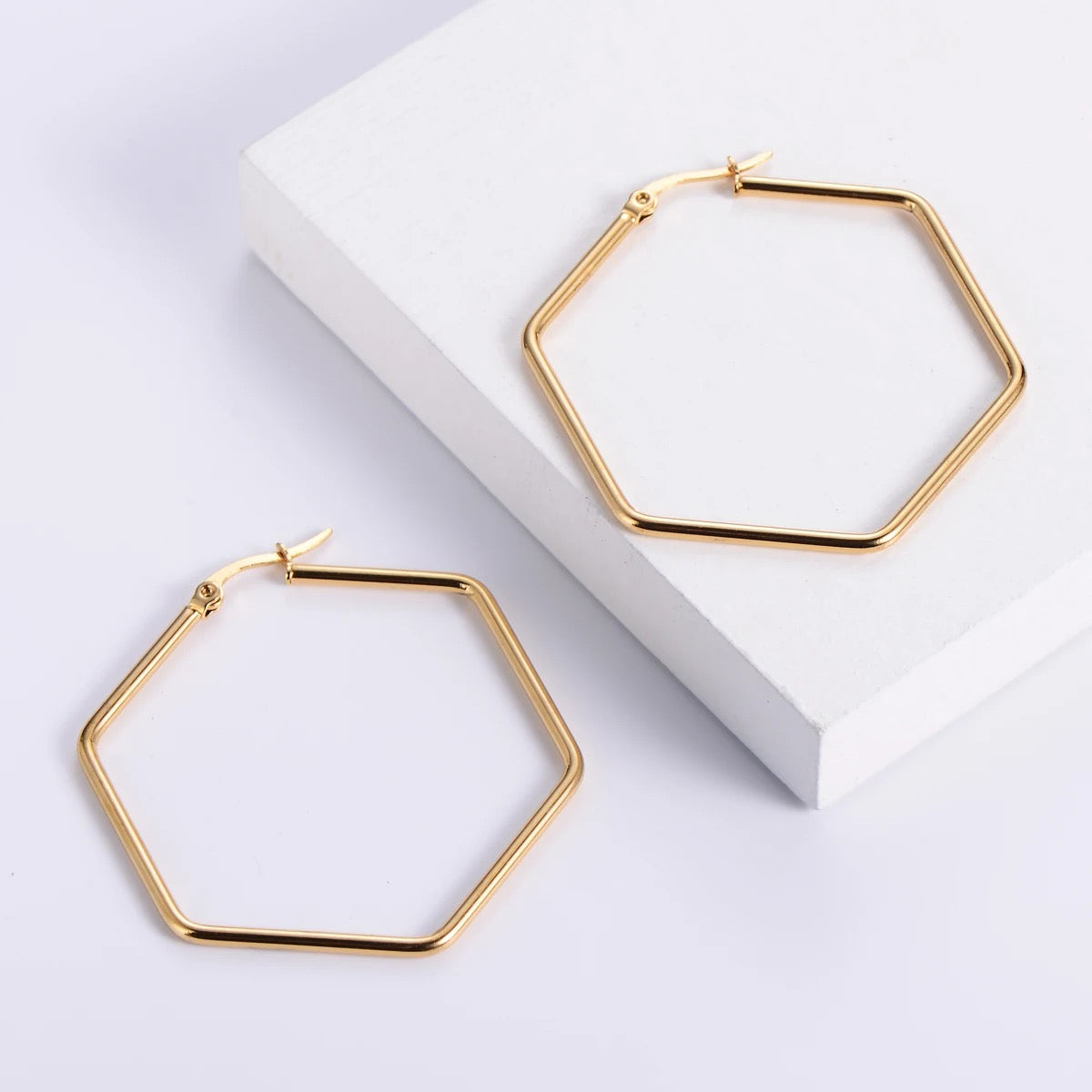 SS 1198 - Hexagon geometric hoops - 18k gold plated stainless steel - per pair - anti tarnish