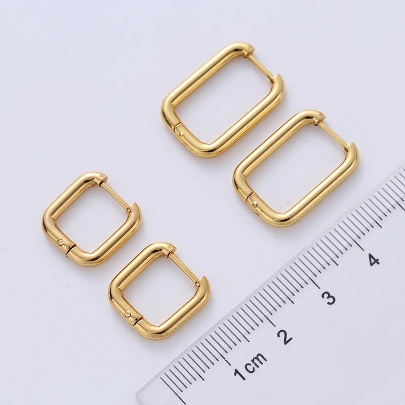 SS 1199 - Huggie hoops - 18k gold plated stainless steel - per pair - anti tarnish