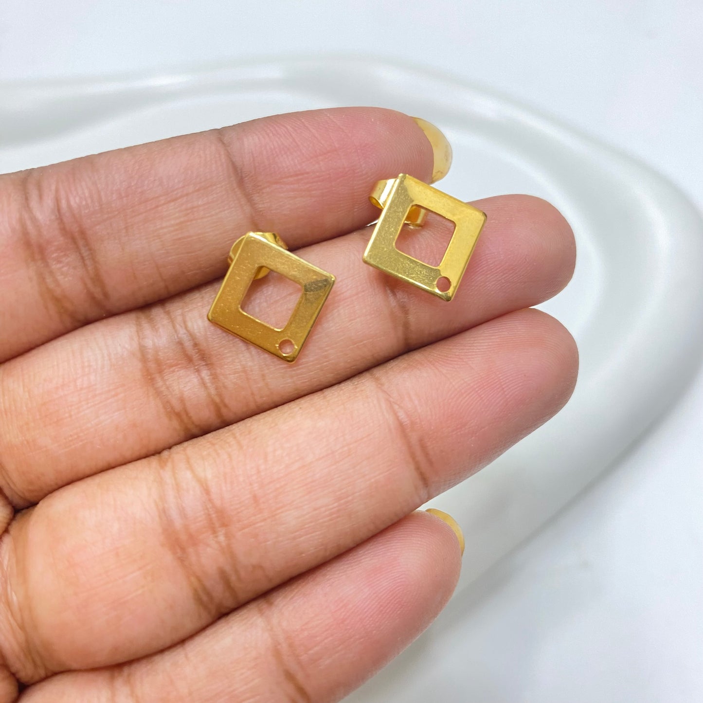 SS 1192 - square stud - 18k gold plated stainless steel - per pair - anti tarnish