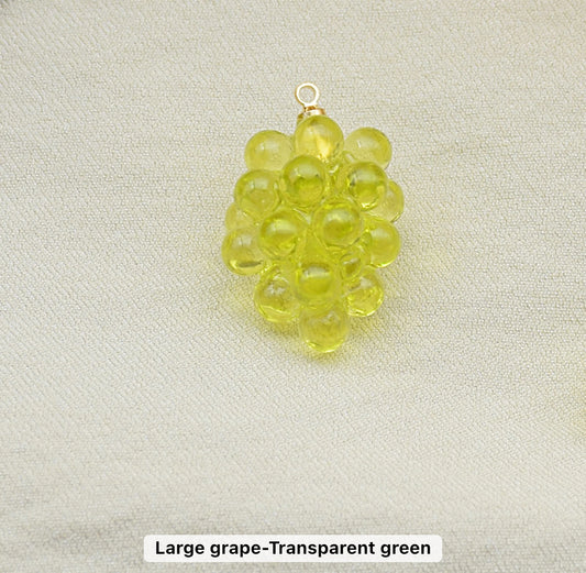 RC 1111 Green Grape charm - per piece