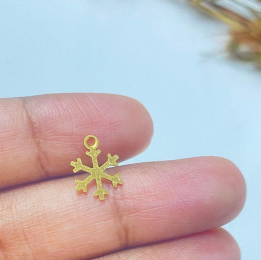 B 30 Mini Snowflake Charm ( 1 pc )