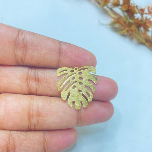 B47 Monstera Charm Textured