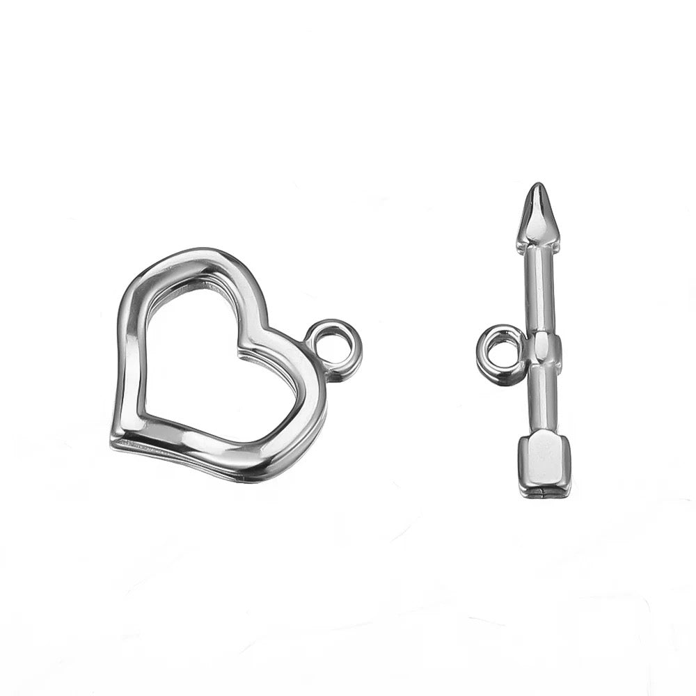 SS 2024 - Heart shaped OT clasp stainless steel - per piece - anti tarnish