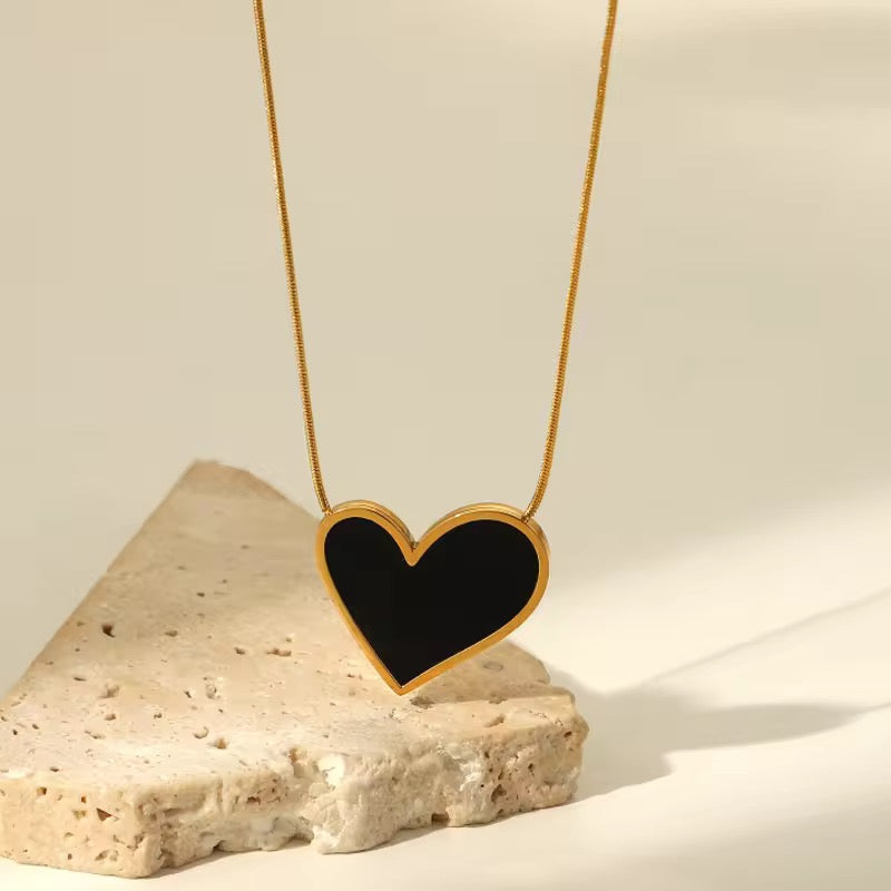 SS 09 Black Heart Necklace - 18k stainless steel - Anti tarnish