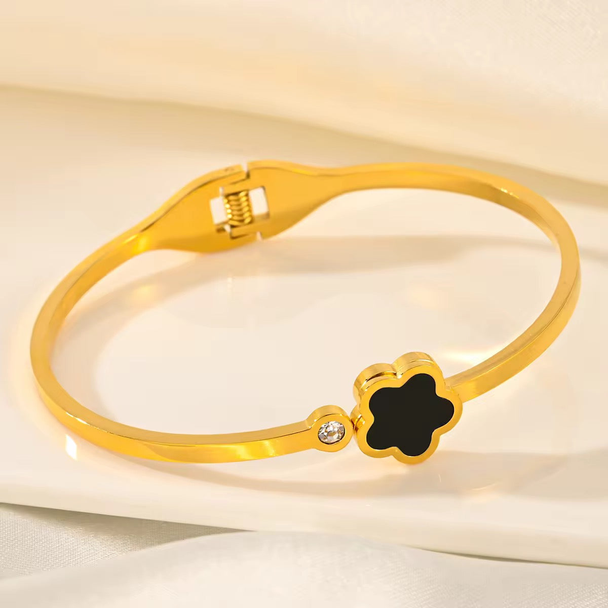 SS 15 Black Clover Bangle Bracelet - 18k stainless steel - Anti tarnish