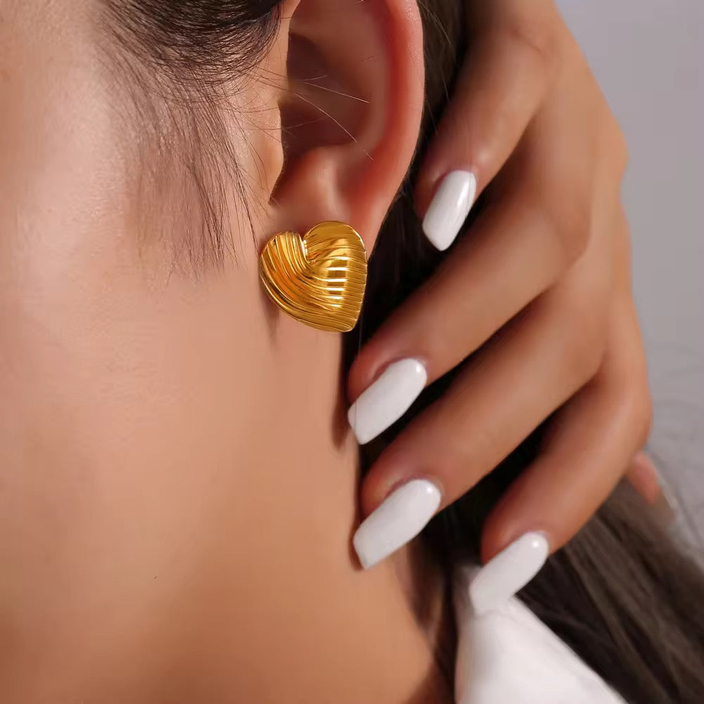 SS 31 Heart Earrings - 18k stainless steel - Anti tarnish - Wholesale