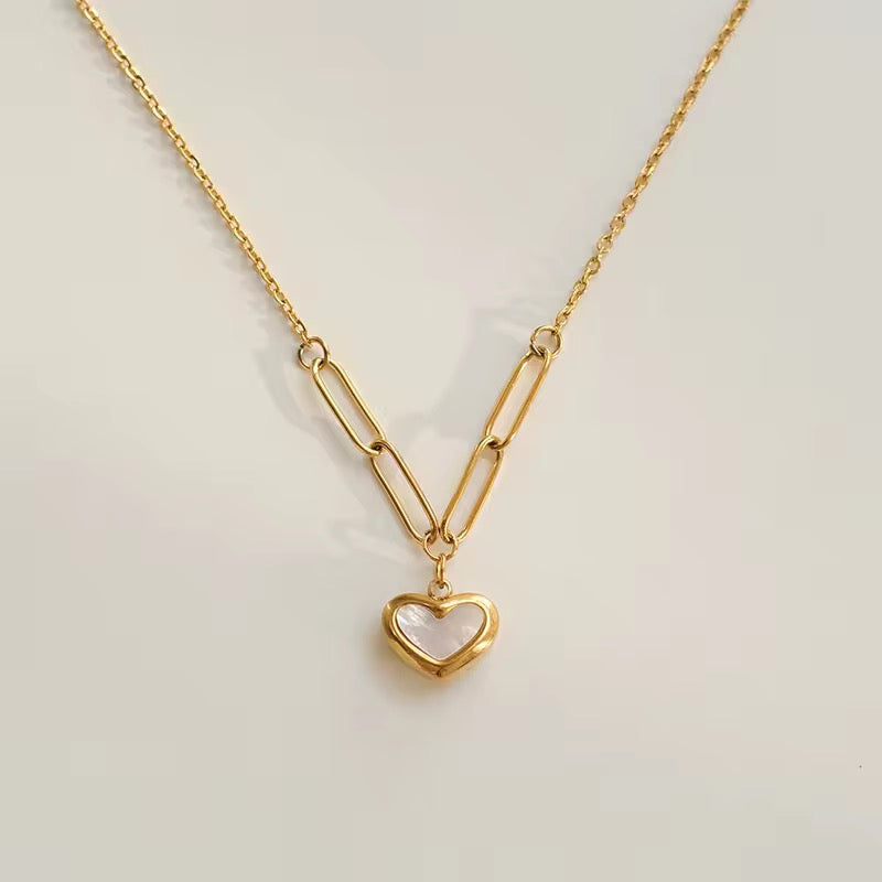 SS 137 Heart shell Necklace - 18k stainless steel - Anti tarnish - Wholesale