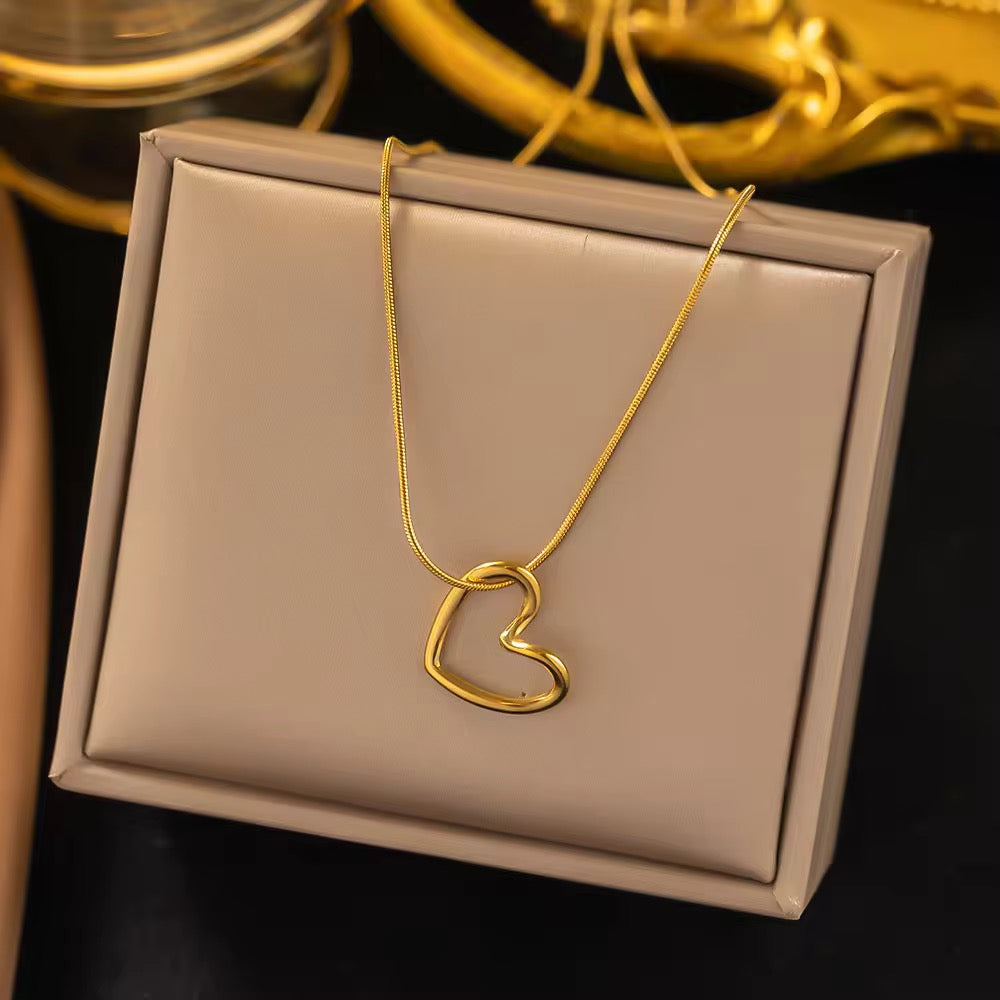 SS 141 Hollow heart snake chain Necklace - 18k stainless steel - Anti tarnish - Wholesale