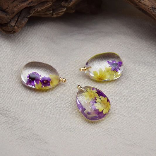 RC 1423 purple dried flower resin pendant - per piece