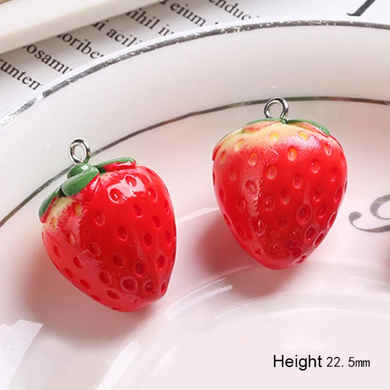 RC 1502 Strawberry charm - per piece